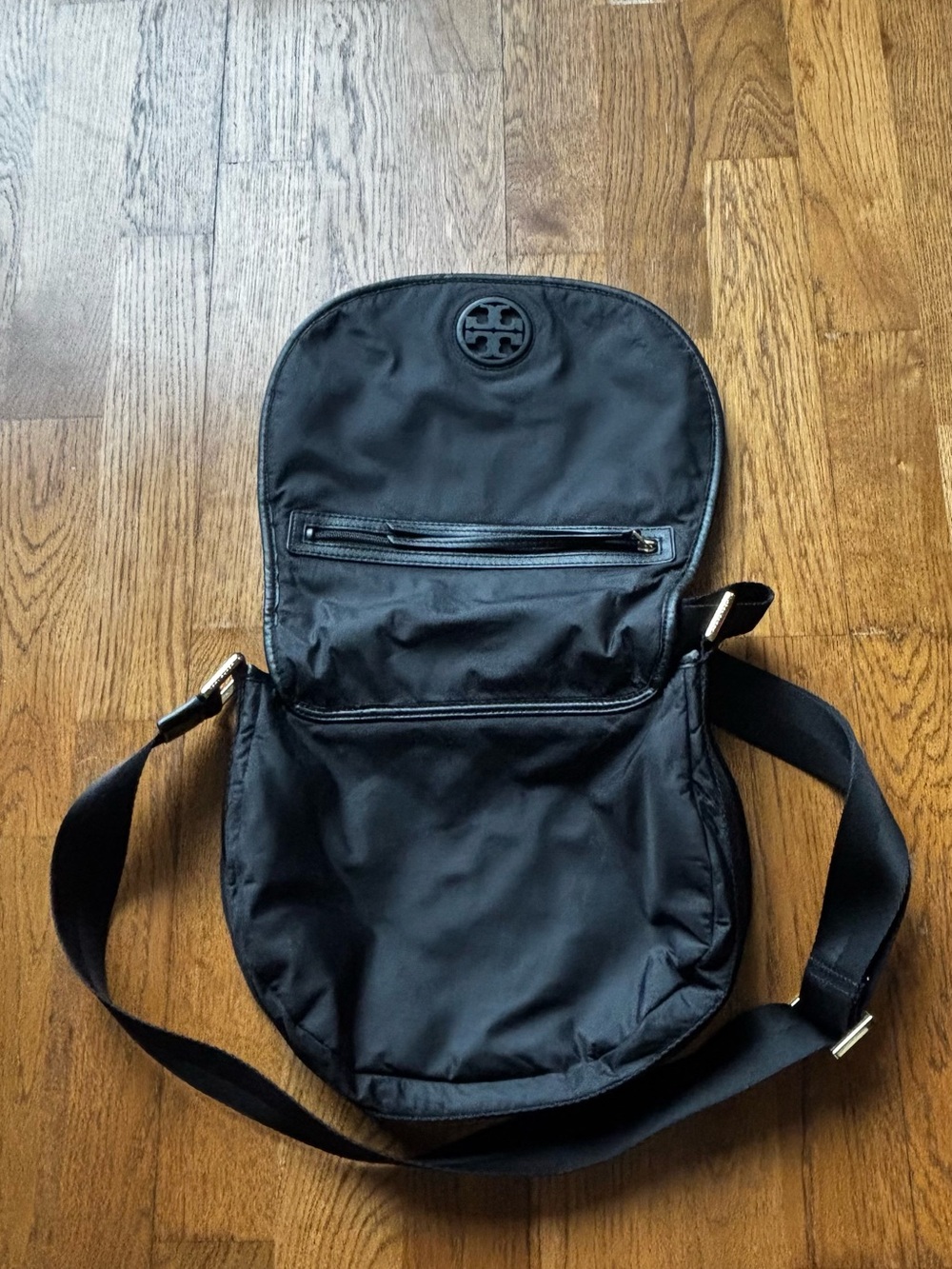 Tory Burch Black Nylon Amanda Crossbody / Messenger Bag - Picture 5 of 6